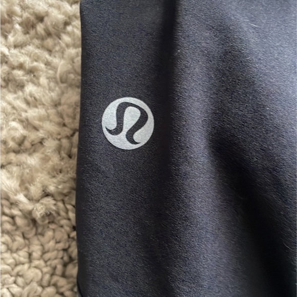 Lululemon Speed Shorts size 8 - Picture 3 of 9